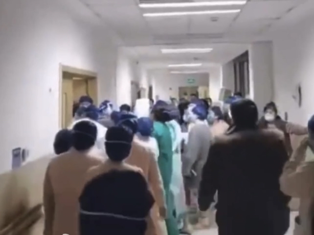 关于芝加哥公牛发布备战花絮，今晨远射贴柱，德国杯任务艰巨，医务组通报恢复的信息