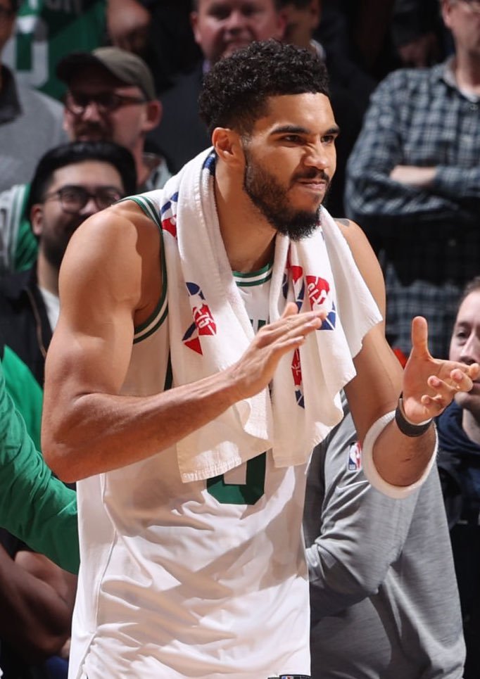 塔图姆在热火比赛中势不可挡，关键助攻引发热议！的简单介绍